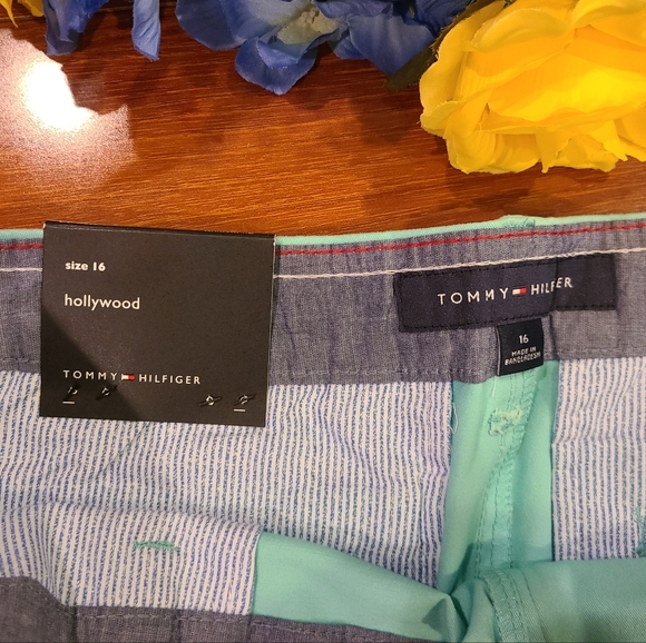 Tommy Hilfiger Mint Shorts Size 16 - Picture 4 of 7